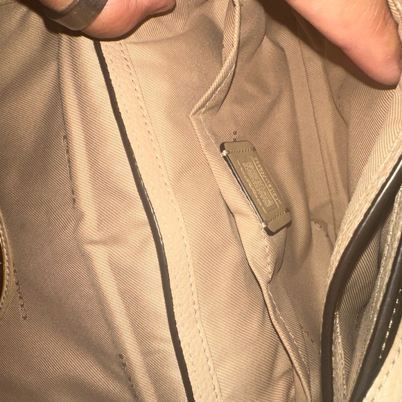 Coach Crossbody Beige Tones Size 6H X 8L Fold Over Vintage Look Small Bag - Picture 4 of 13